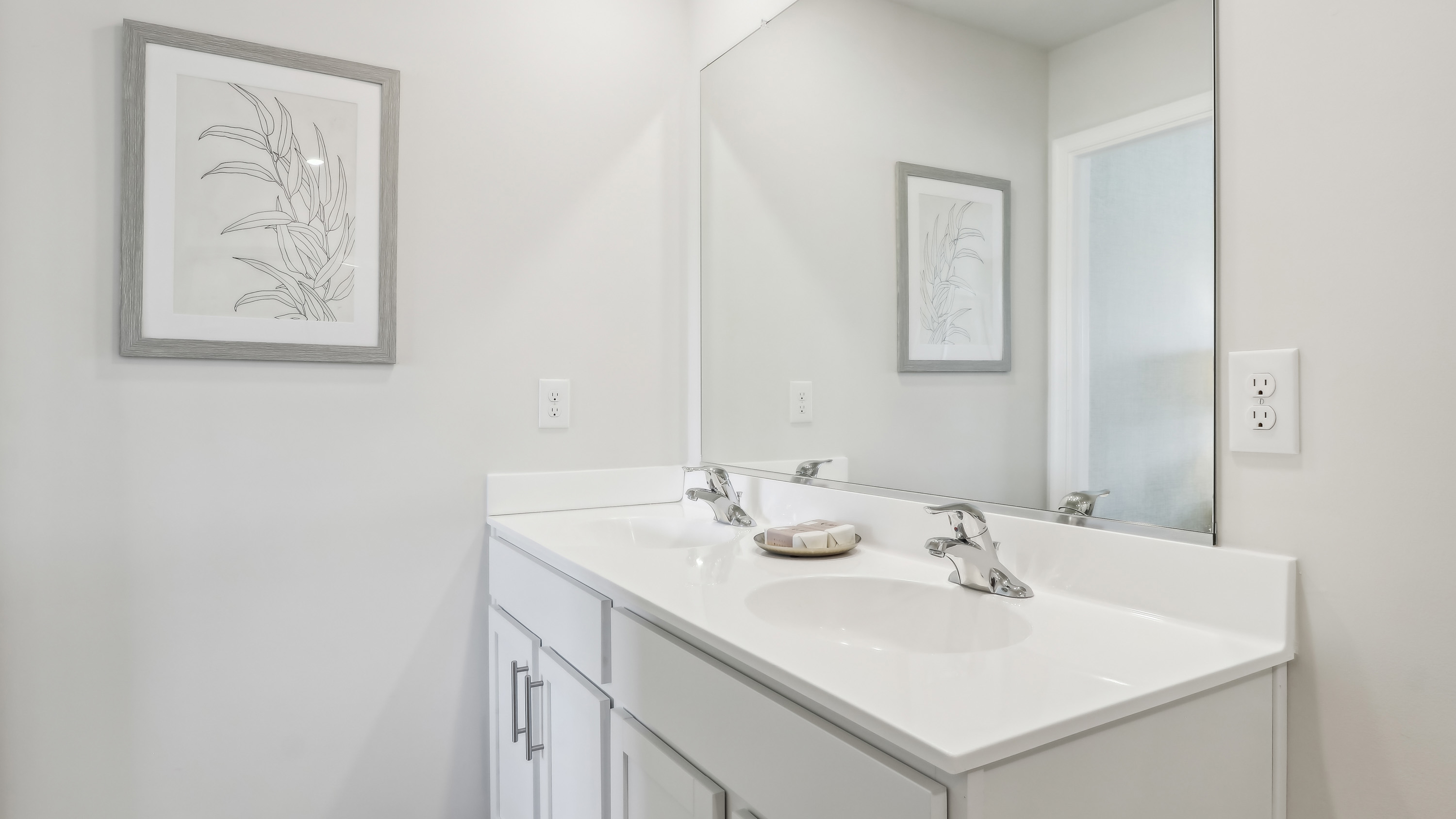 full bath off the primary suite