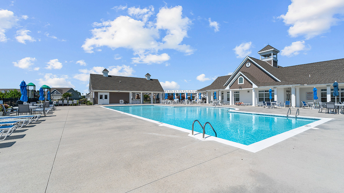 The outdoor pool at Woodfield Preserve.