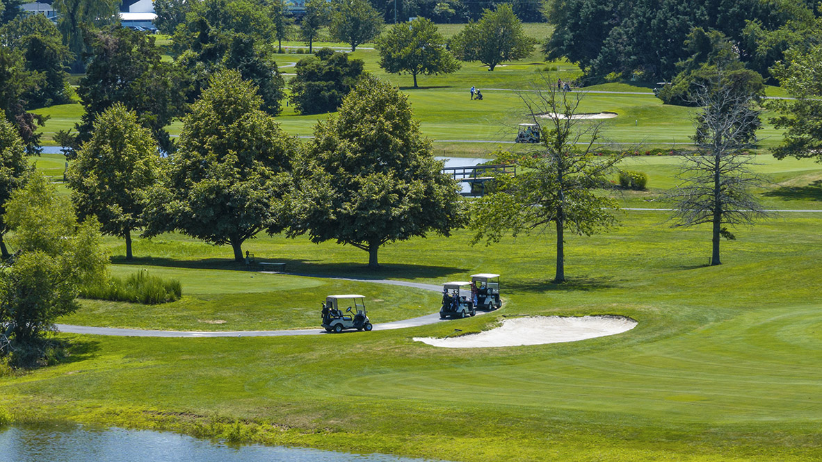 The Rookery Golf course is next door to Woodfield Preserve