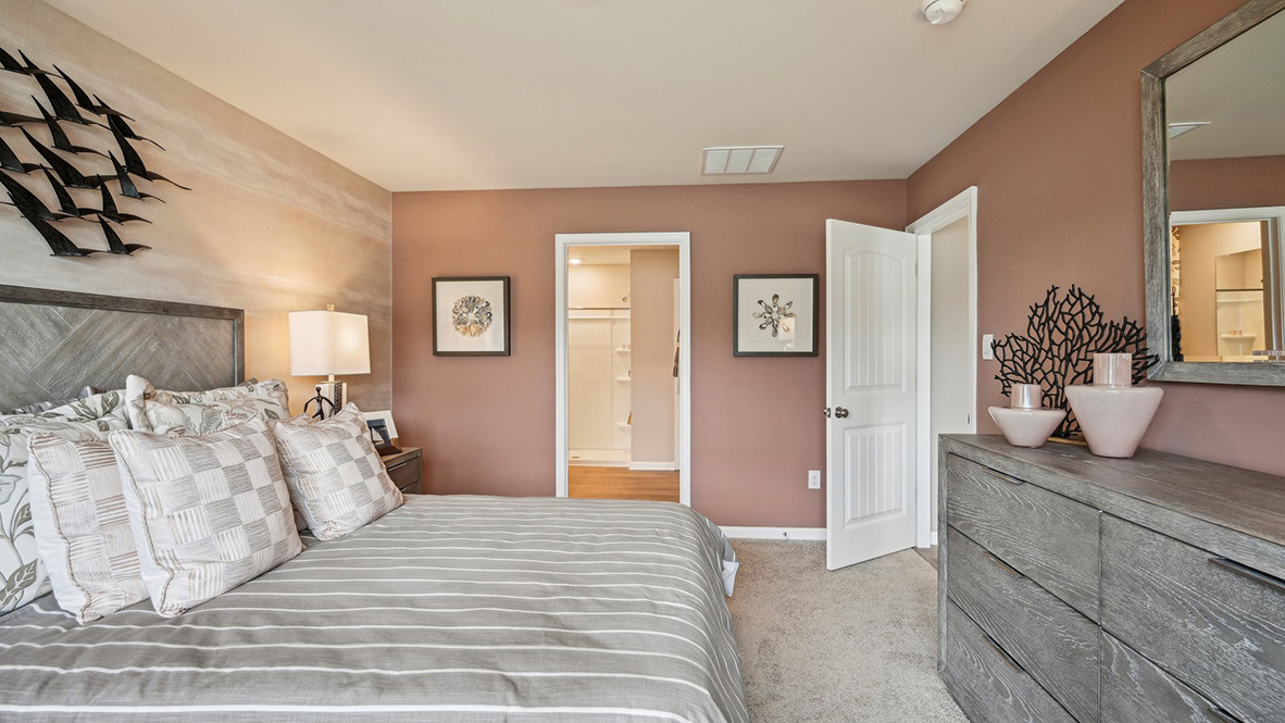 The primary bedroom has an en suite bathroom.