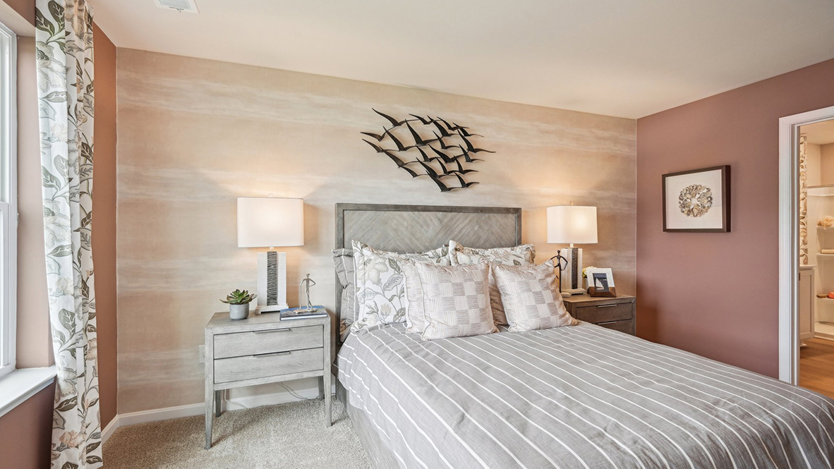 The primary bedroom has an en suite bathroom.