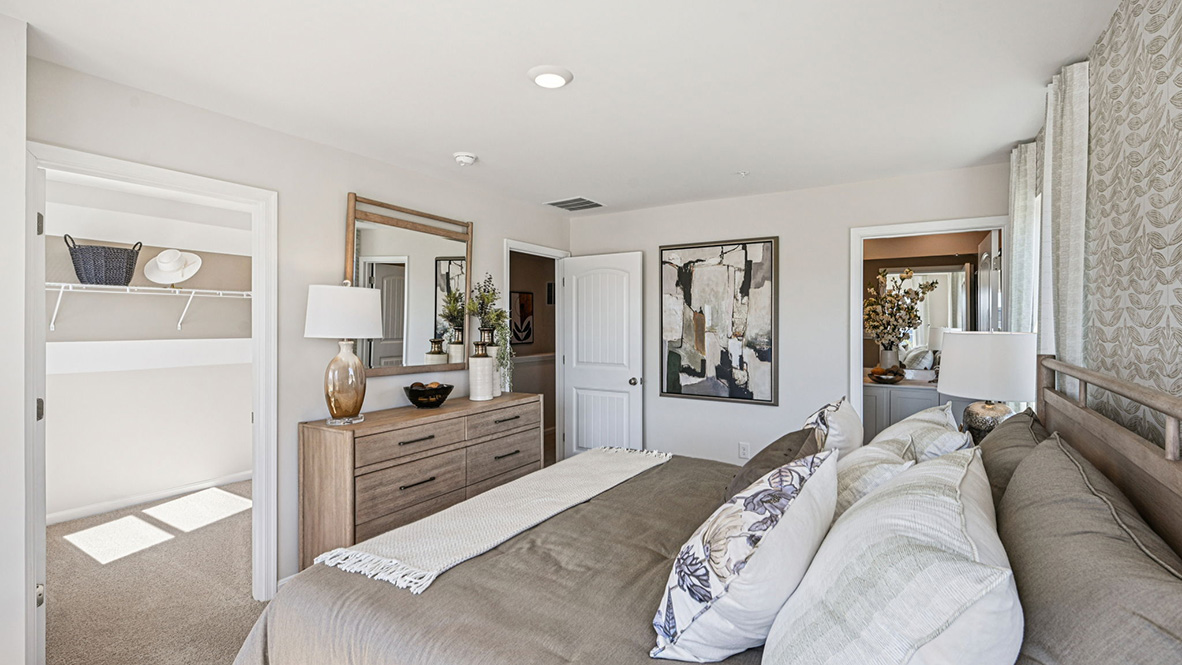 Upstairs, the spacious main bedroom comes complete with a modern bathroom with a double bowl vanity, and generously sized walk-in shower.