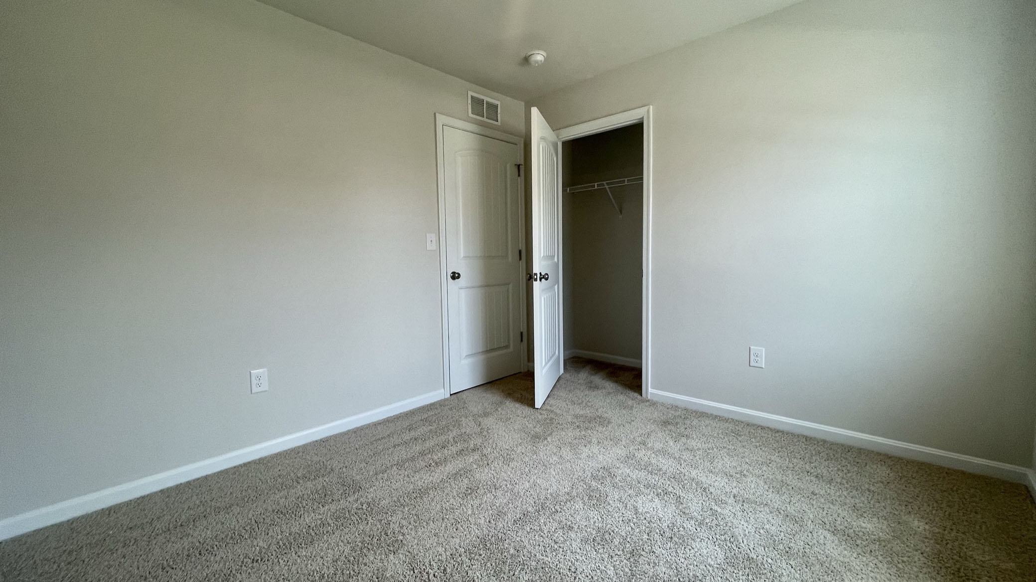 There are three sizeable secondary bedrooms located down the front hallway.