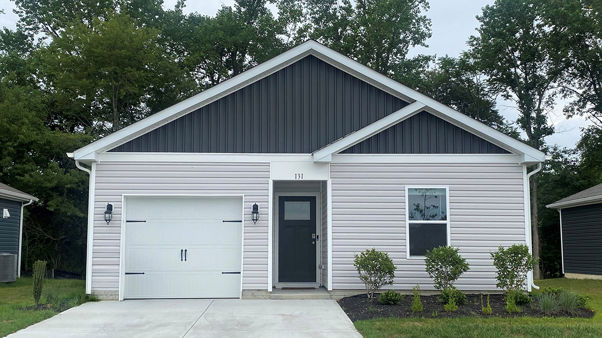 A cottage-style ranch home at 1291 Purple Orchid Loop in Salisbury, MD.