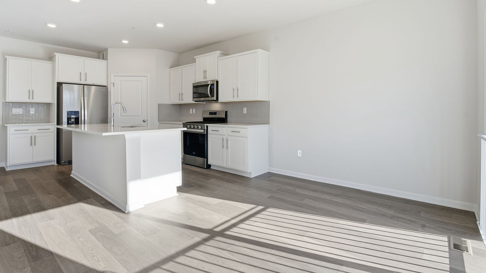 stainless steel appliances and recessed lighting