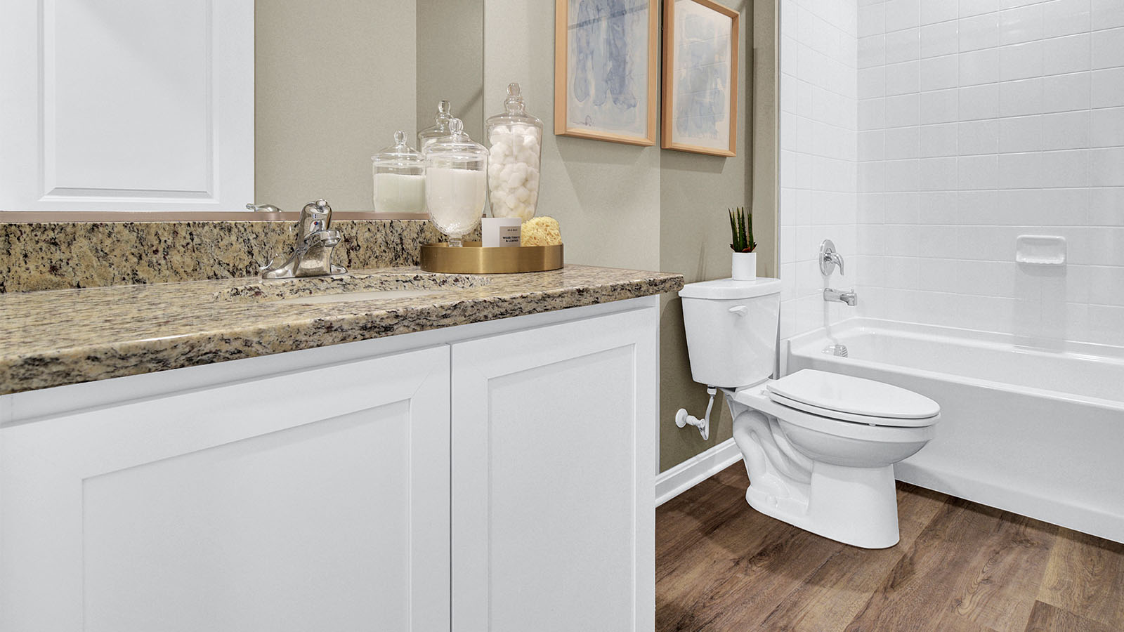 secondary full bath