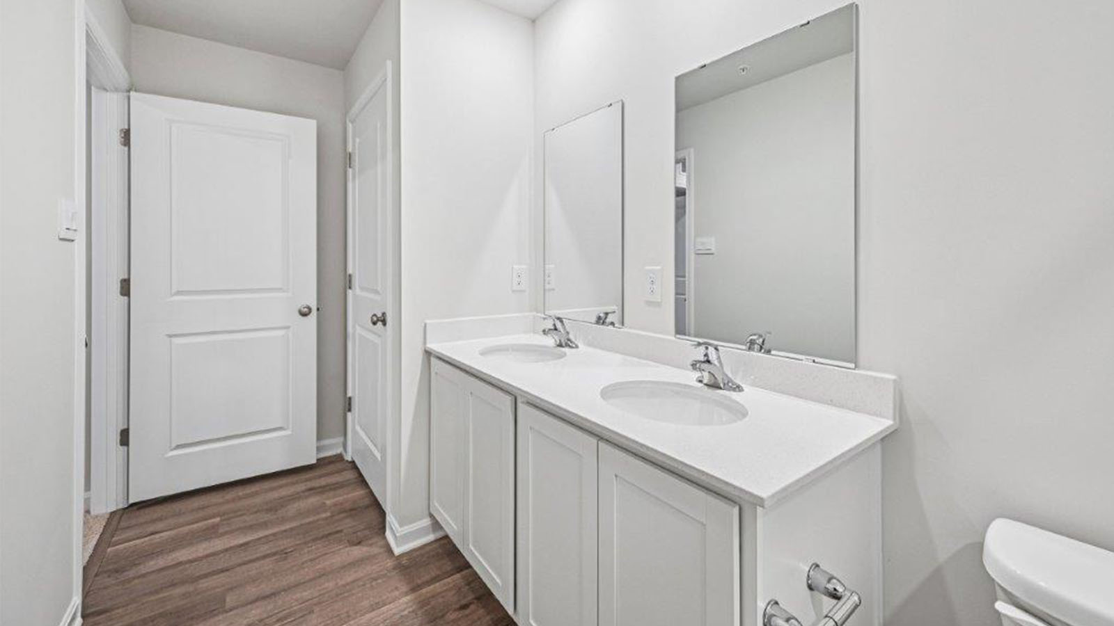 secondary full bath