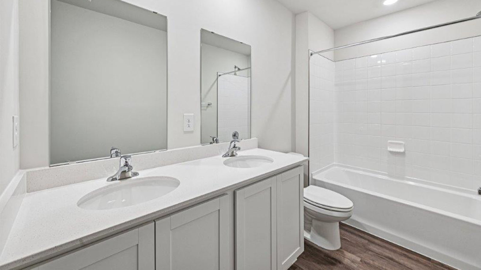 secondary full bath