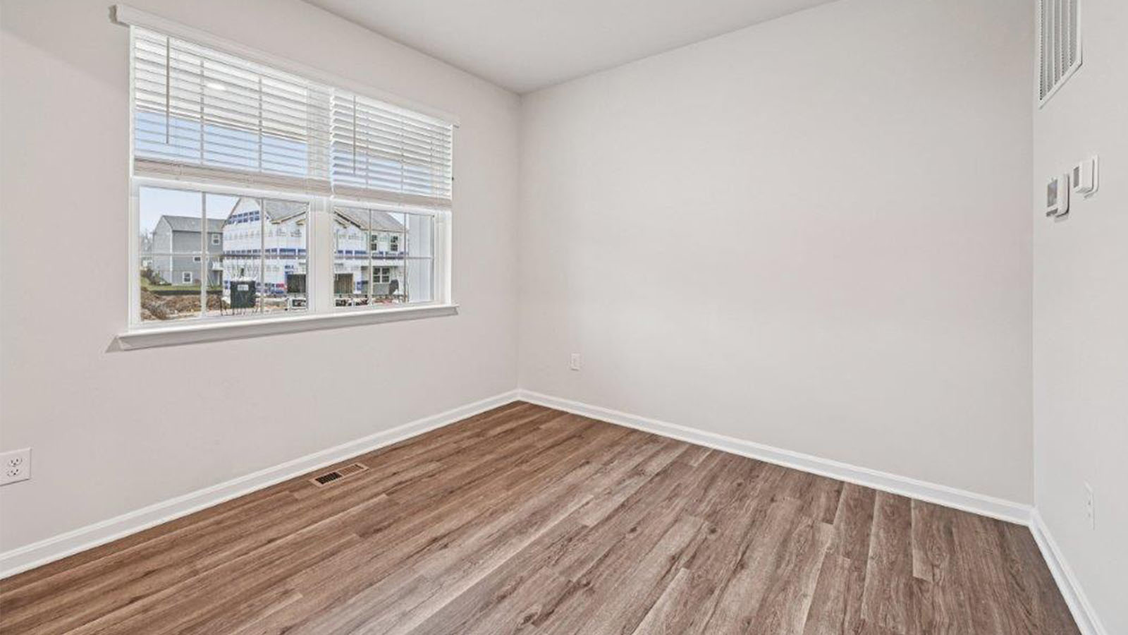 front flex room