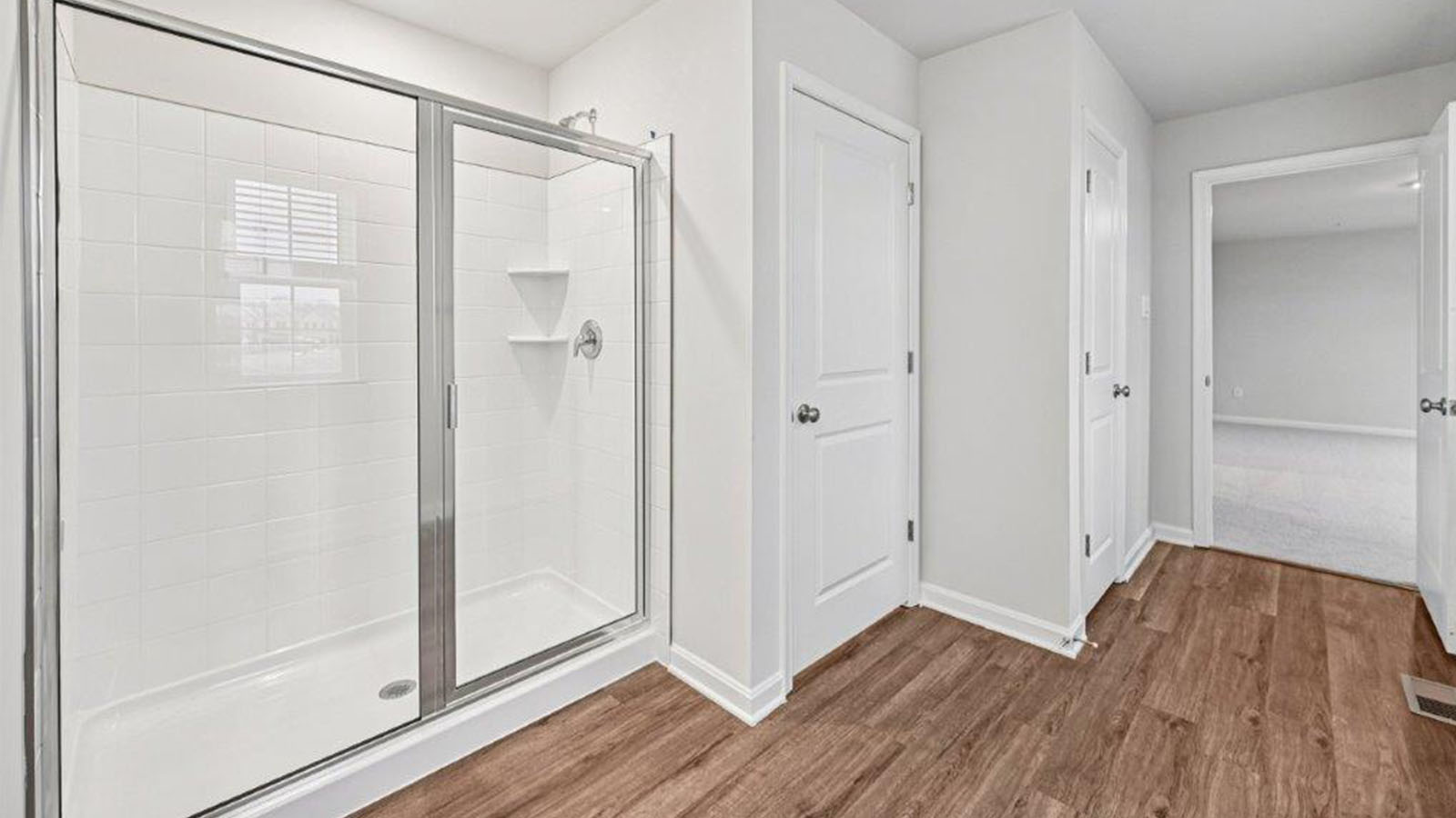 dual sinks and shower