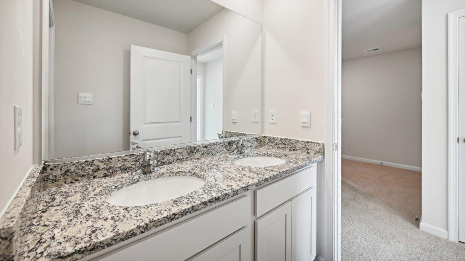 secondary full bath