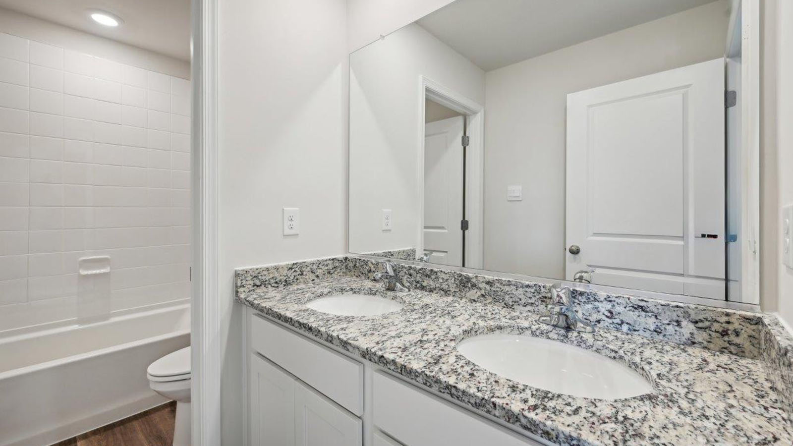 secondary full bath