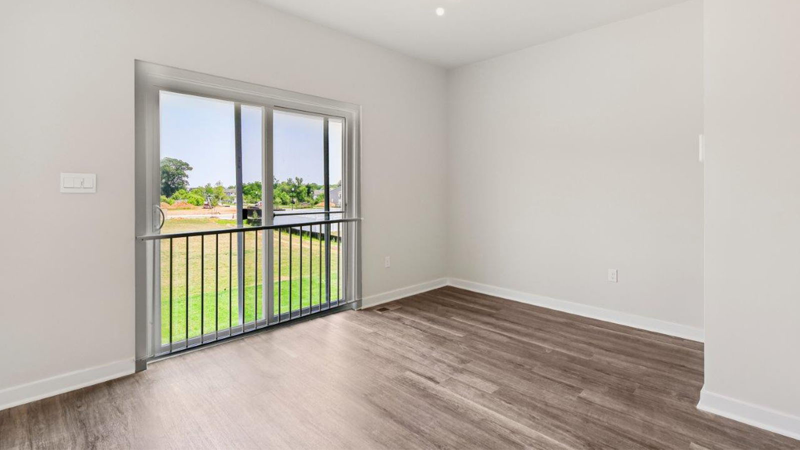 dining area leading to back sliding door