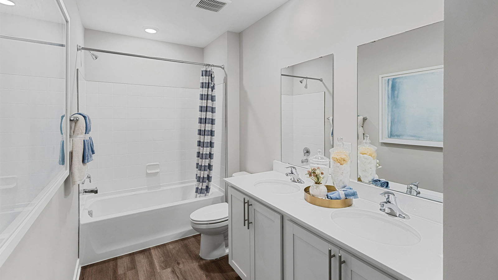 secondary full bath