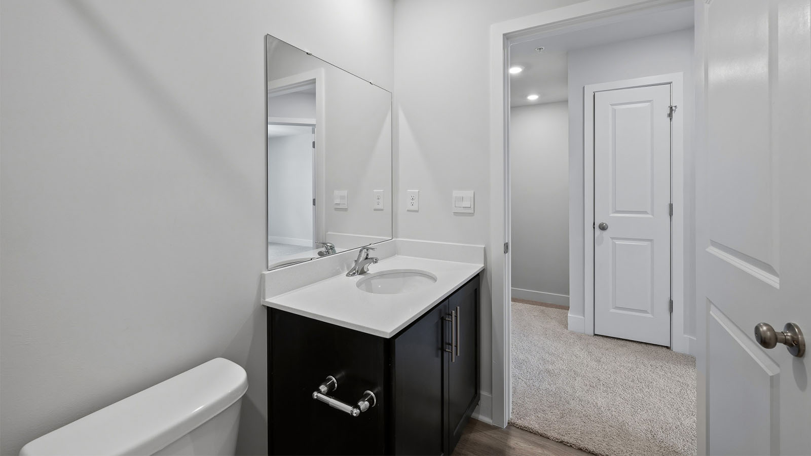 secondary full bath