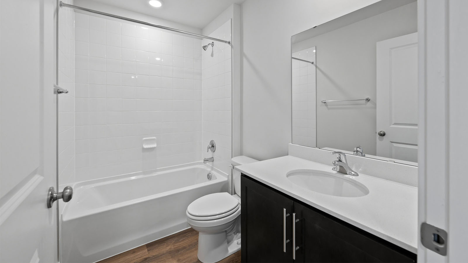 secondary full bath
