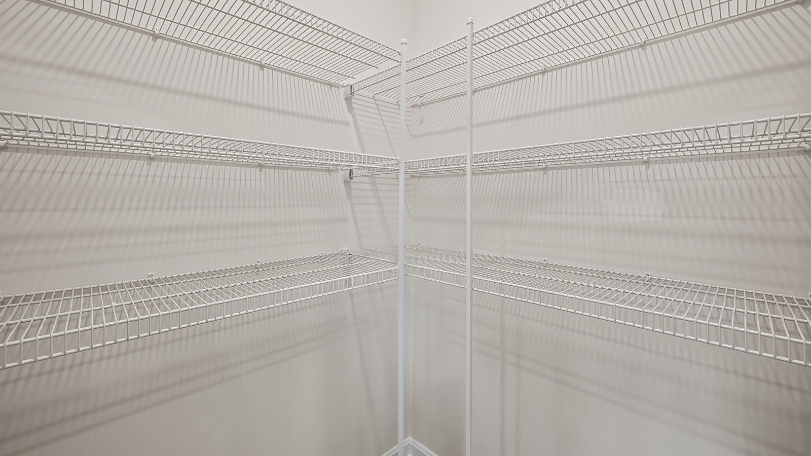 walk-in kitchen pantry