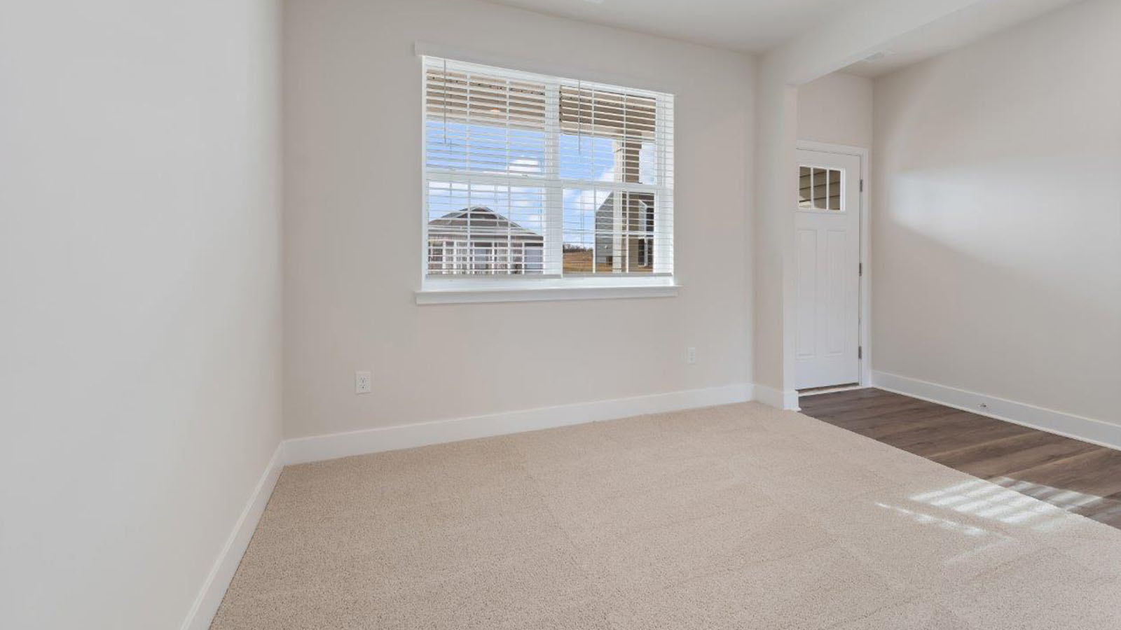 entry leading to front flex room