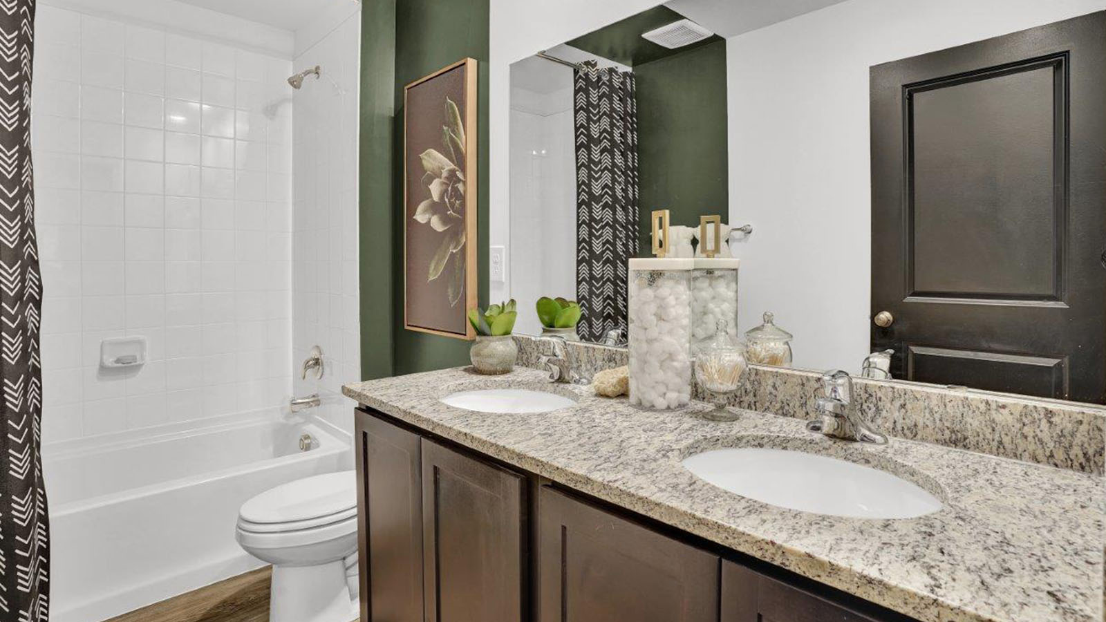 secondary full bath