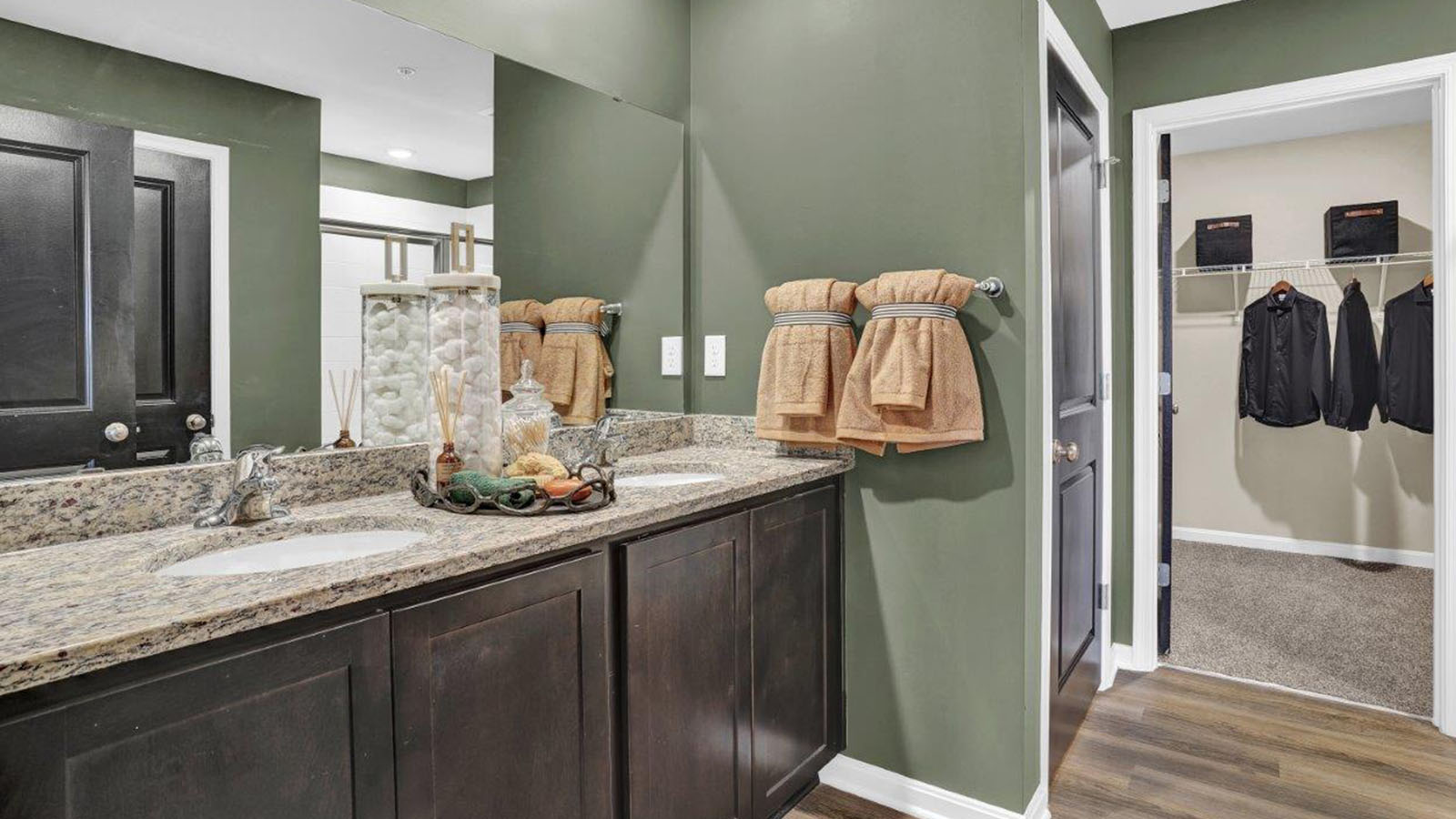 walk-in closet