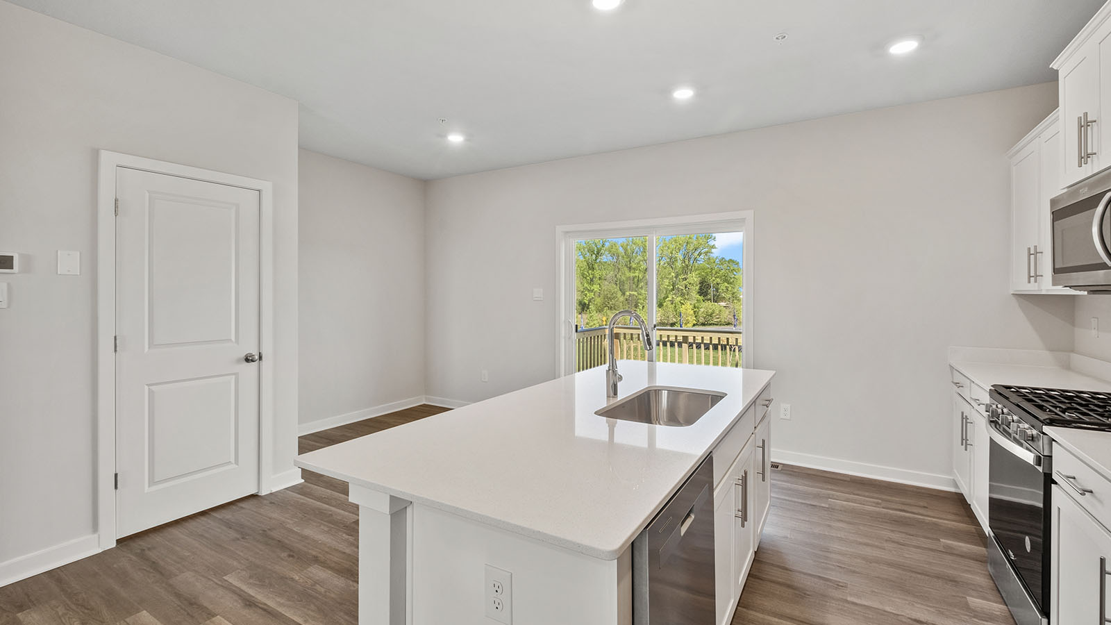 island facing dining area