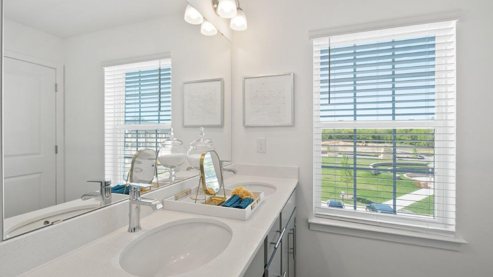 master bath two sinks