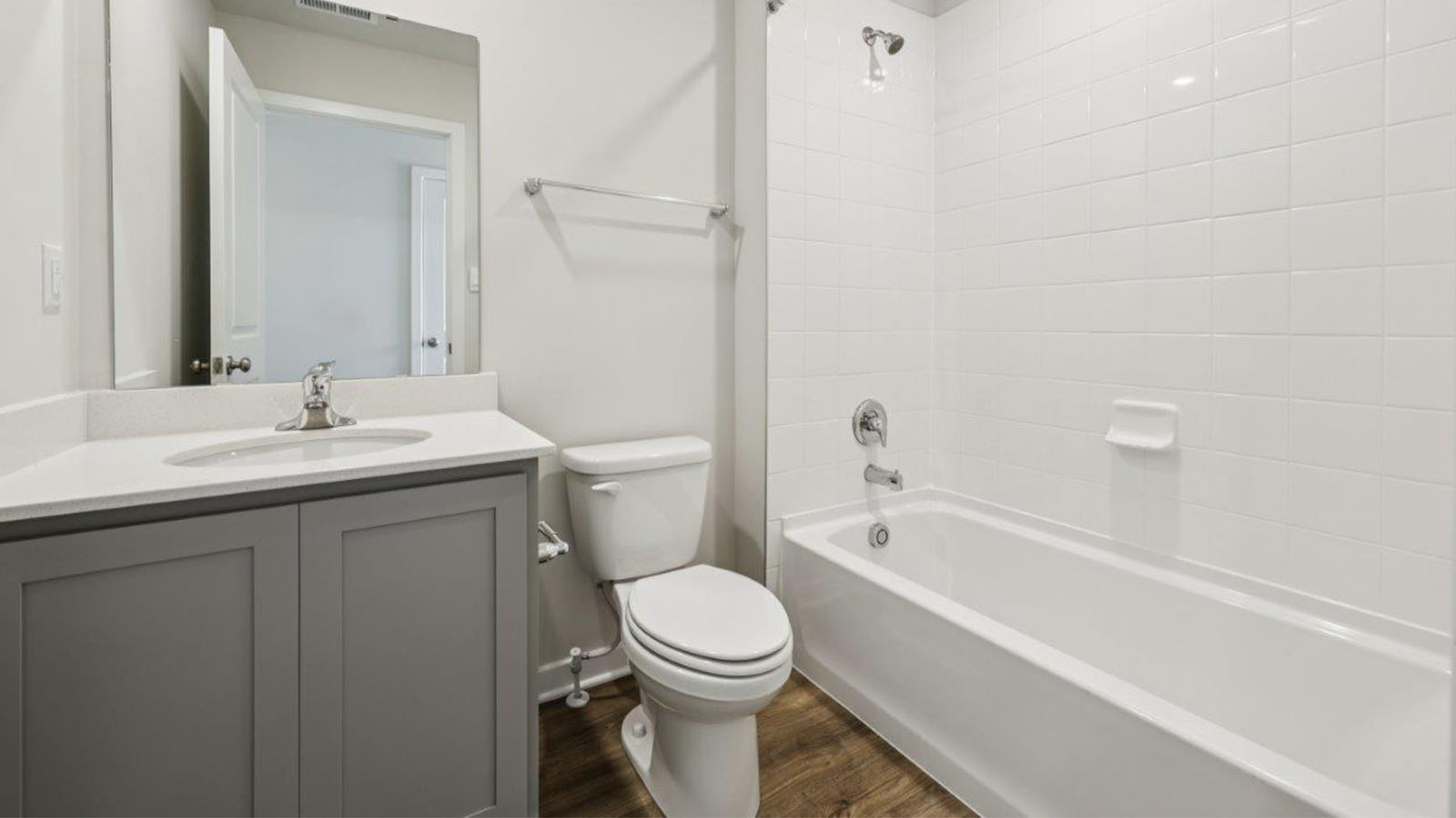 secondary full bath