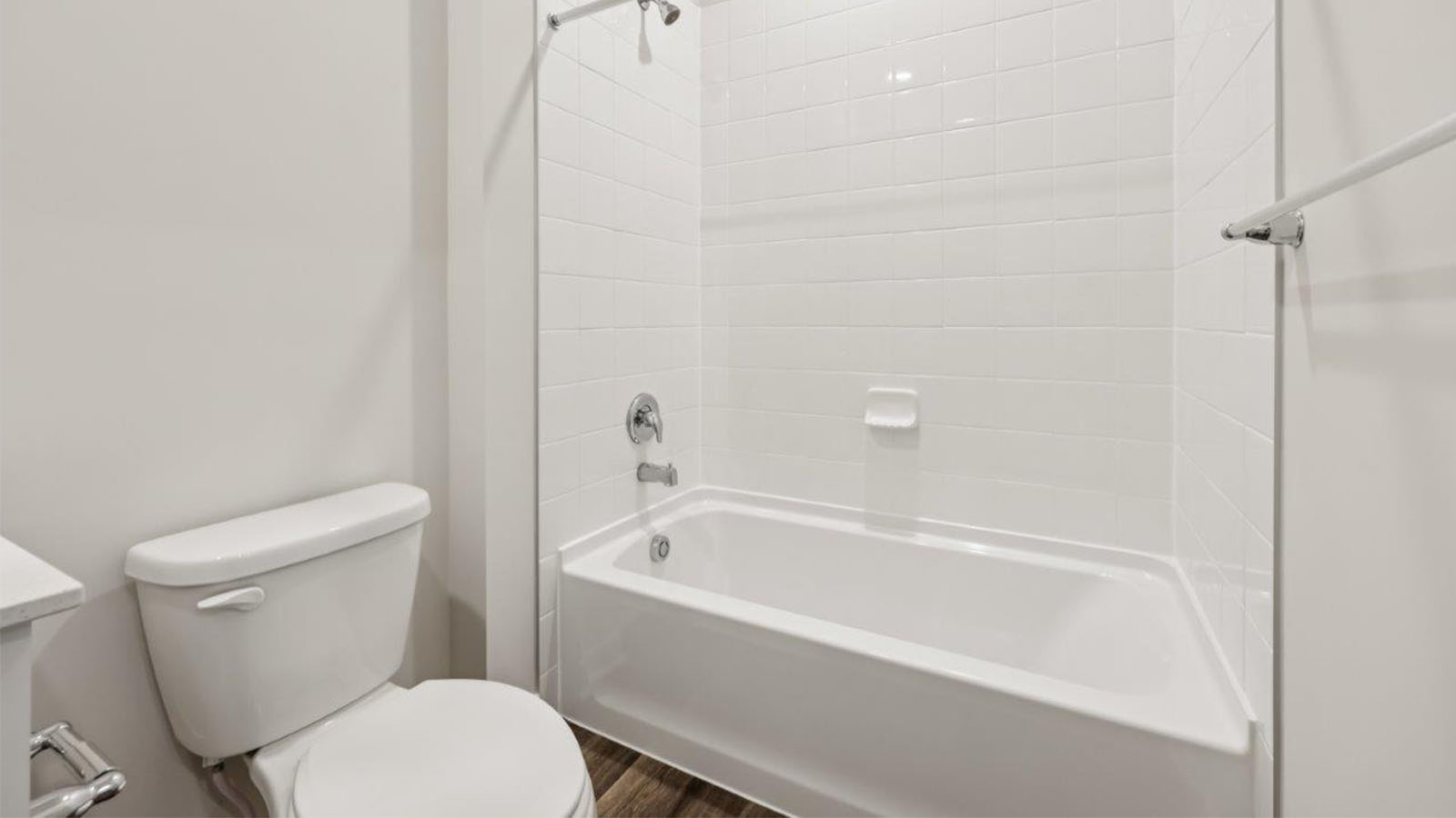 secondary full bath