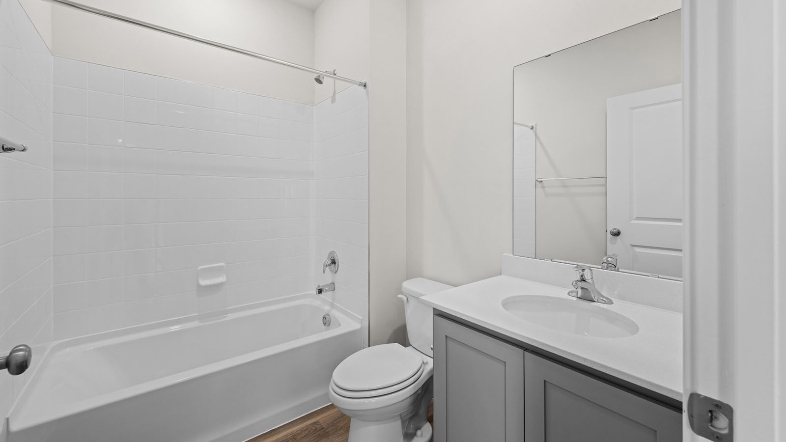 secondary full bath