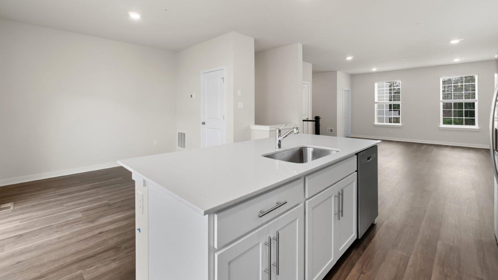 quartz countertops and recessed ligthing