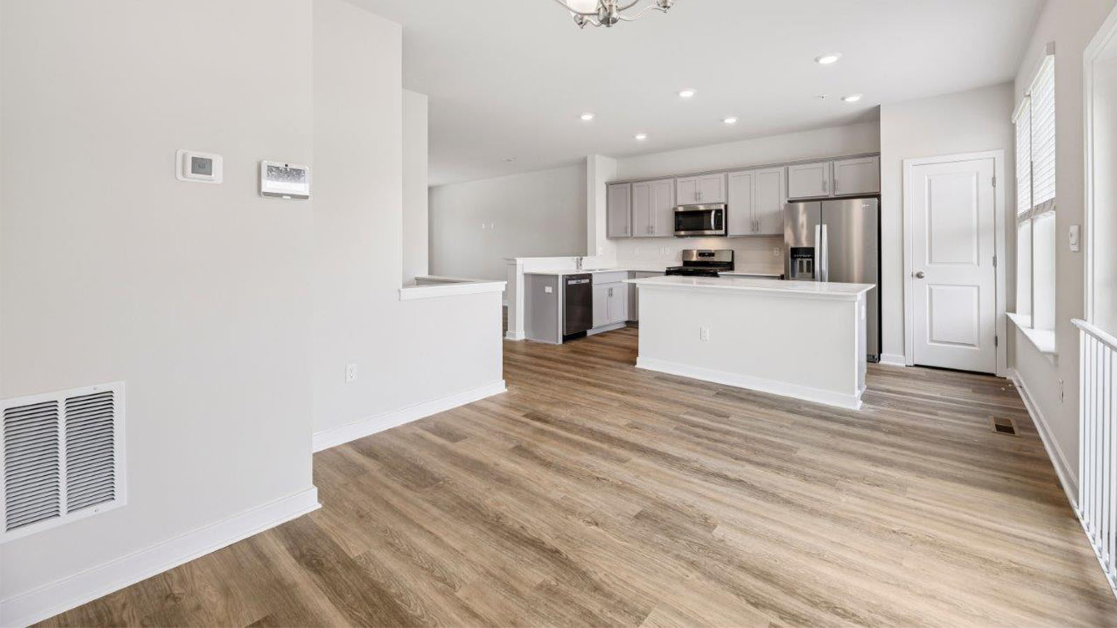 island facing dining area