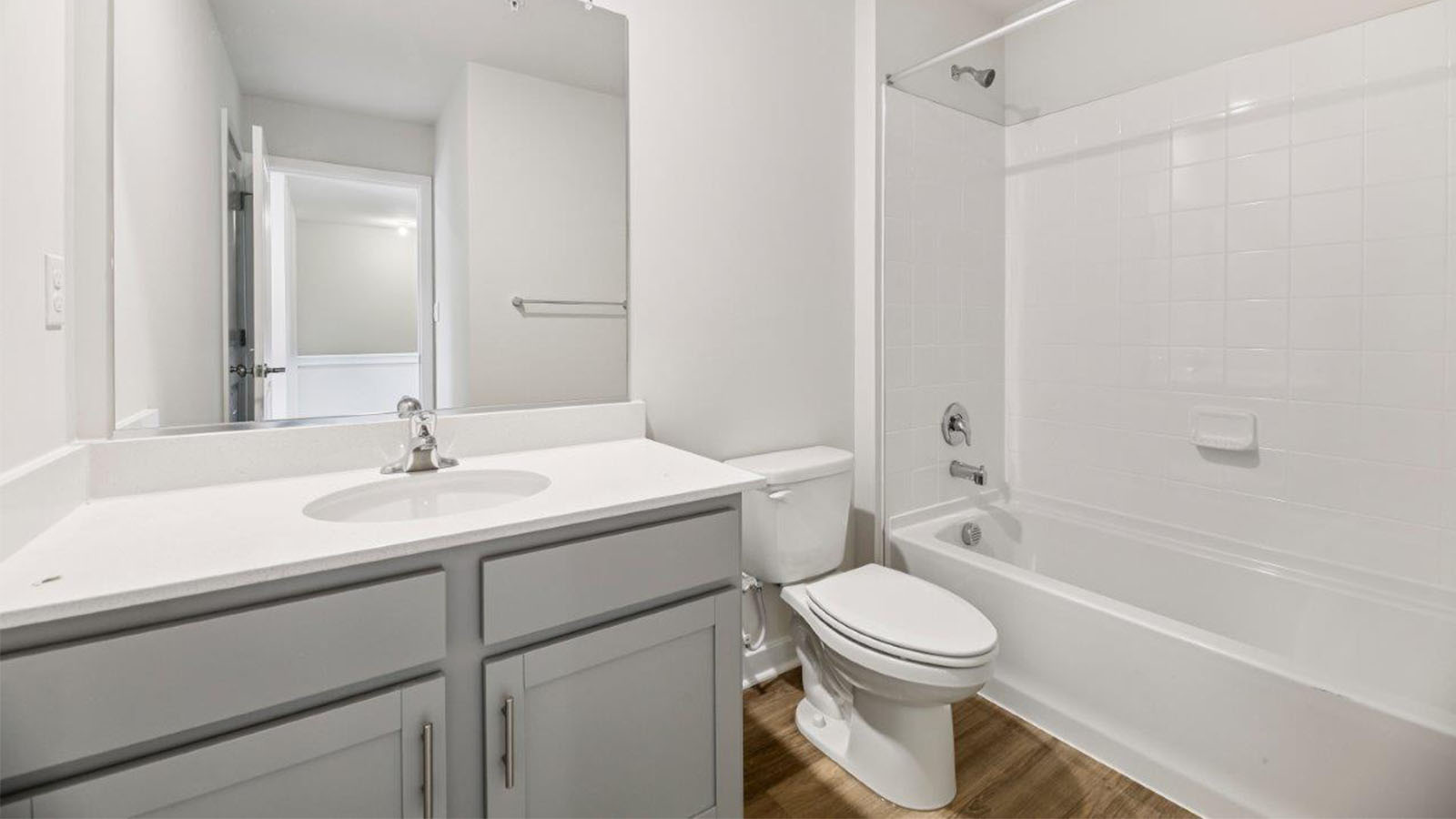 secondary full bath