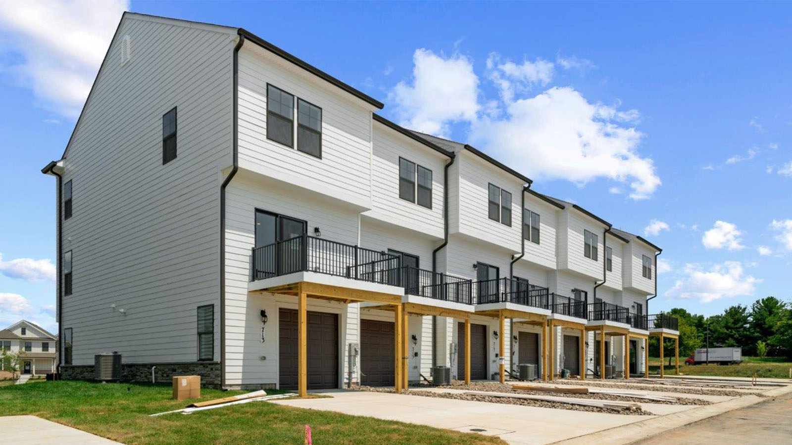 Carlton Townhome 4 Beds 1 Car Garage