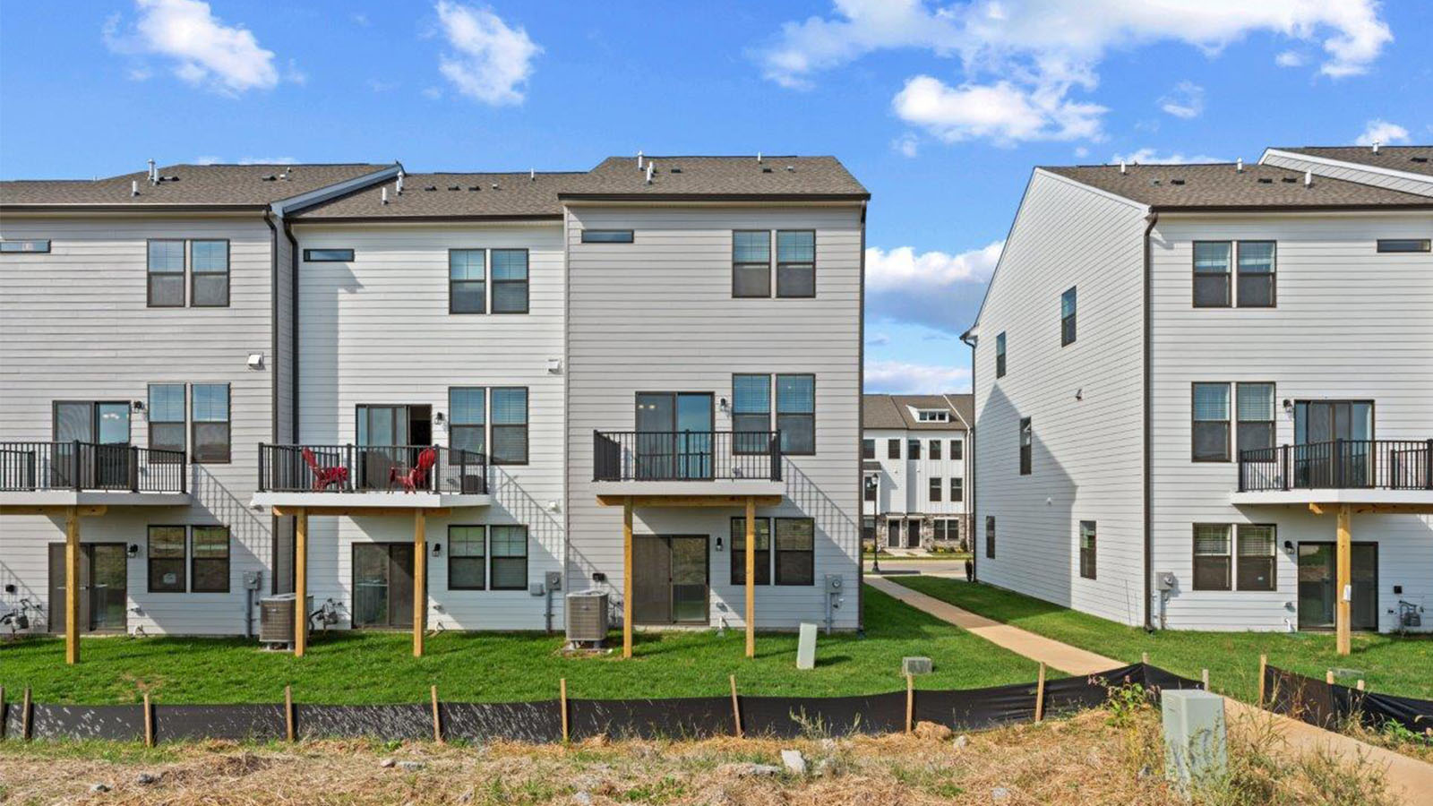 fenceable backyard