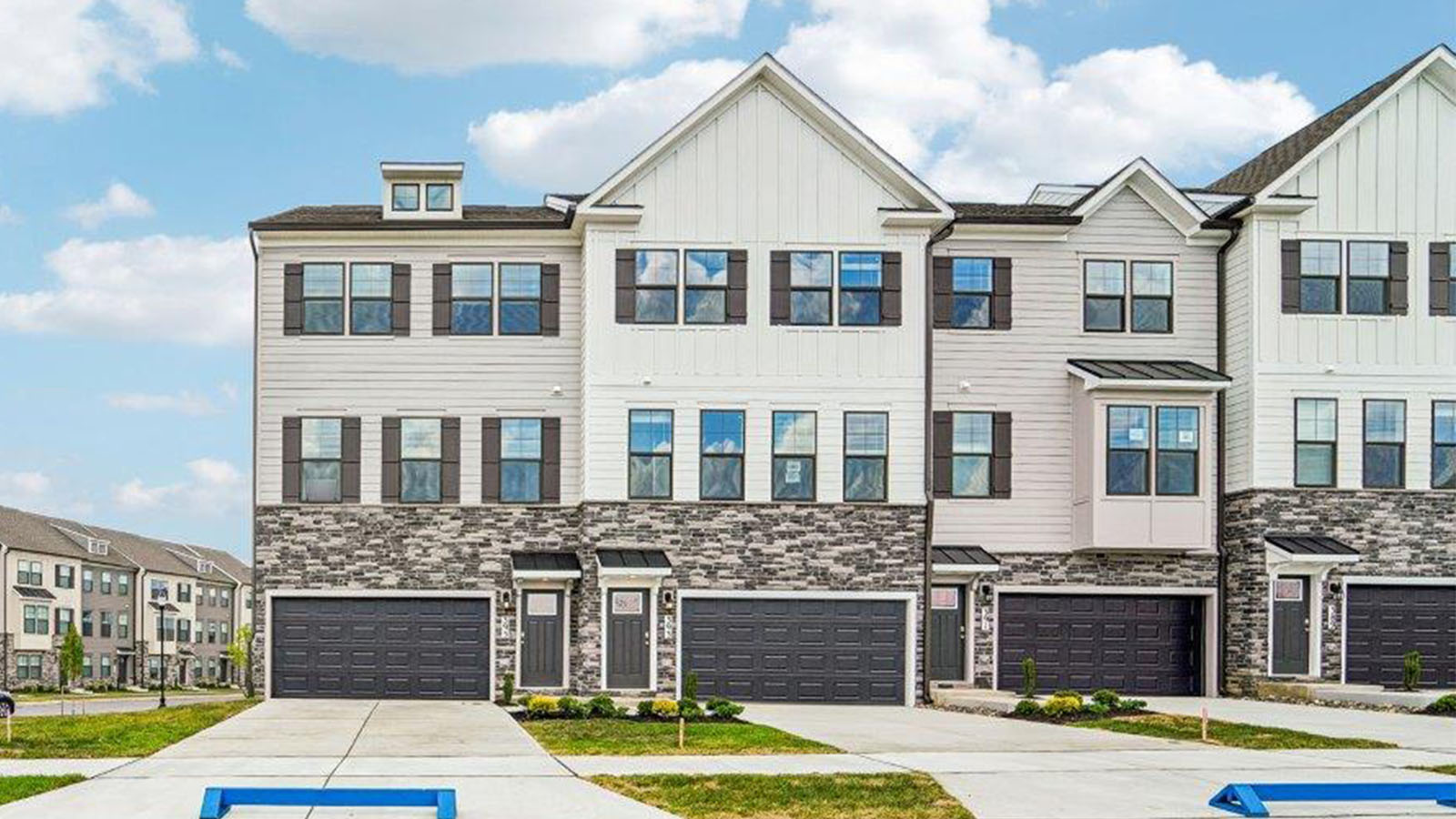 379 Ensemble Way exterior