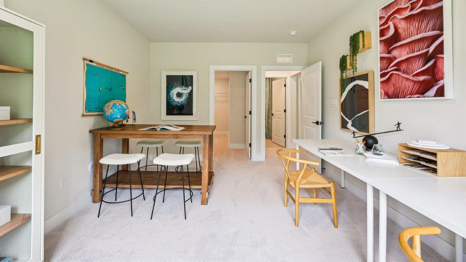 secondary bedroom or flex room