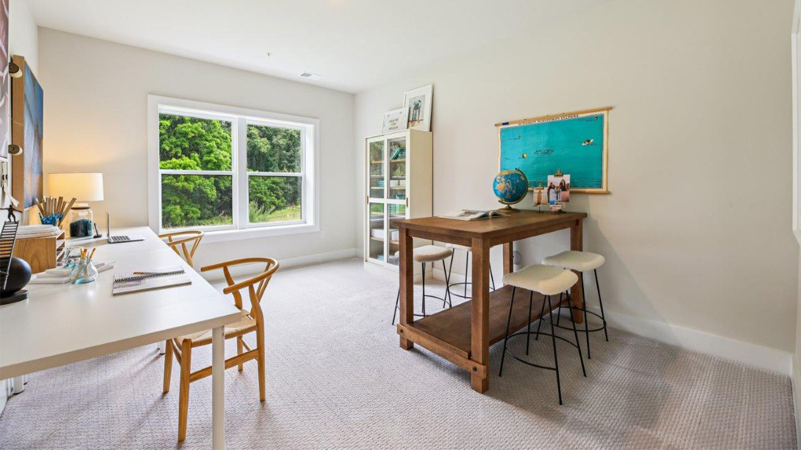 secondary bedroom or flex room