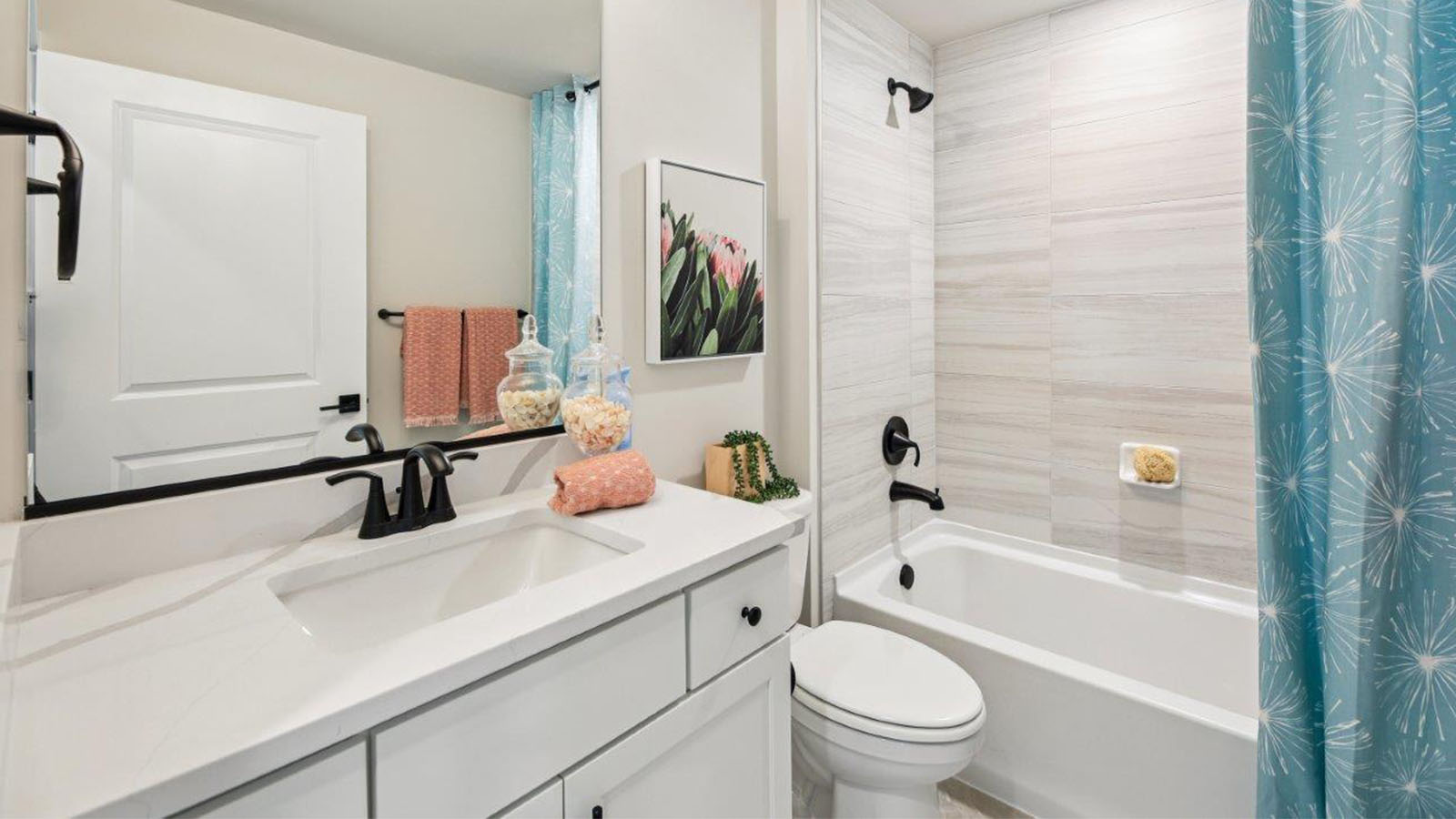 secondary full bathroom