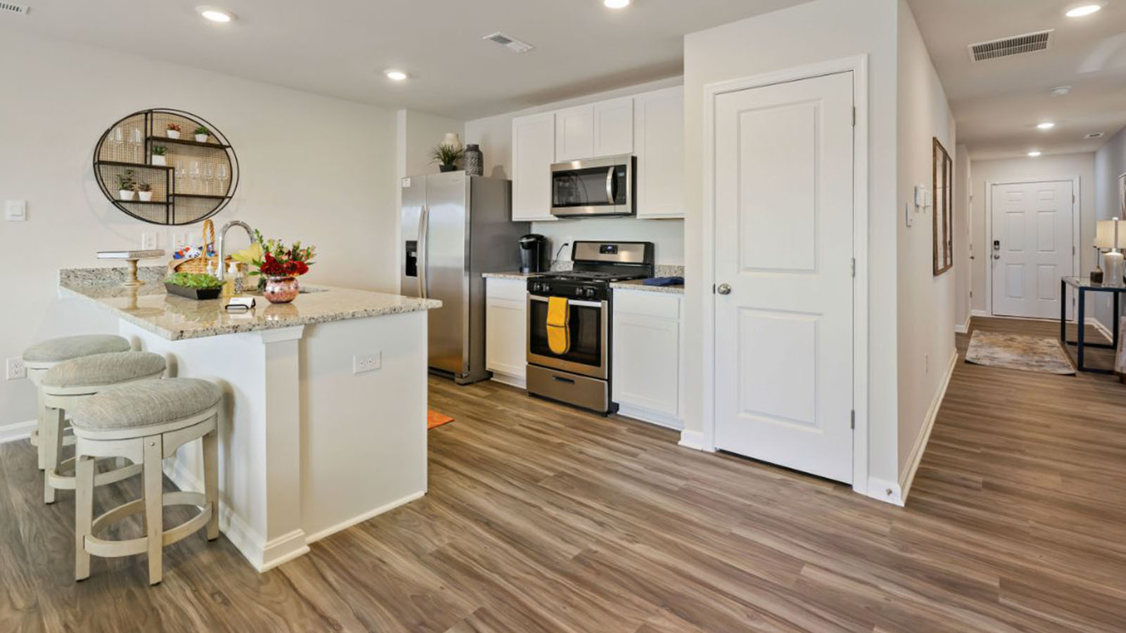 hallway leading into kitchen