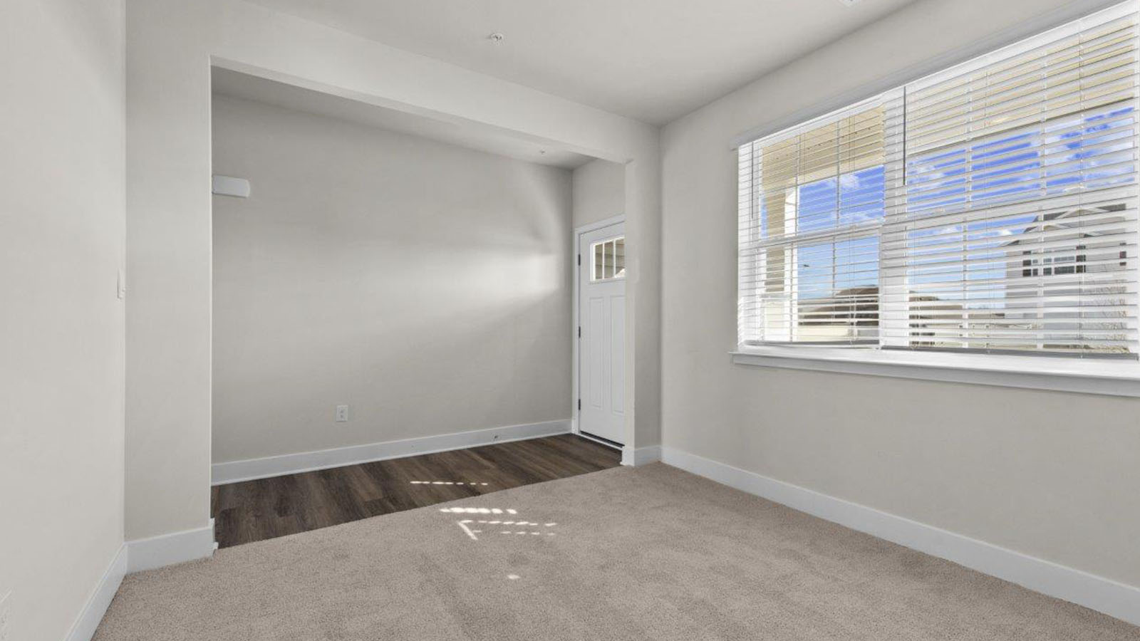 front flex room