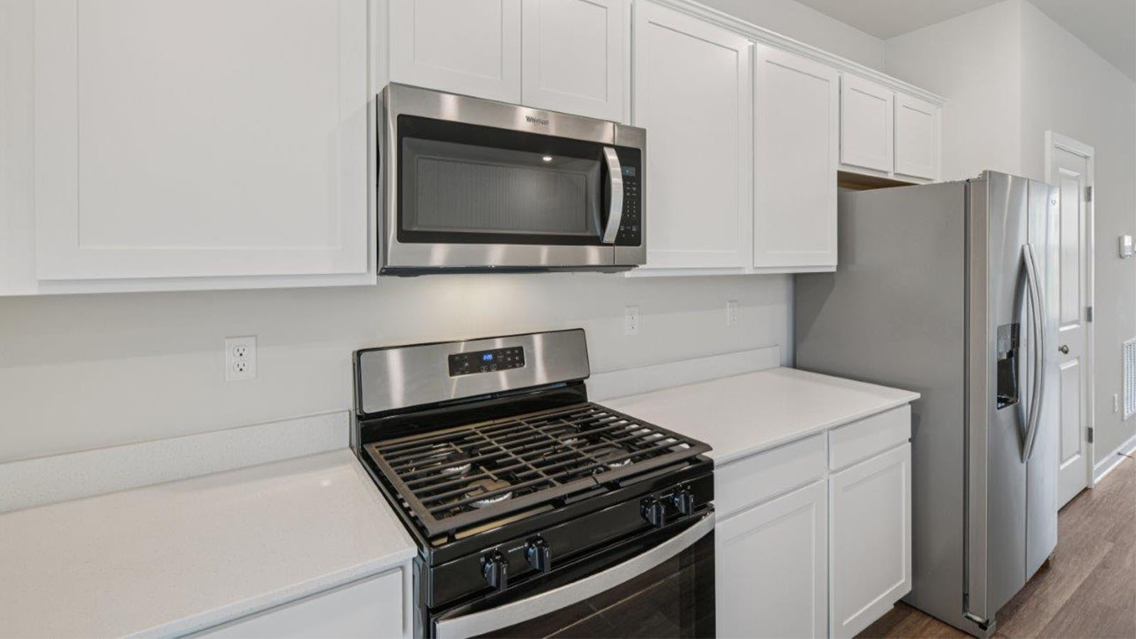 kitchen with stainless steel applainces
