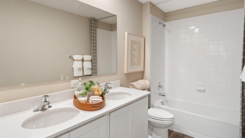 secondary full bathroom