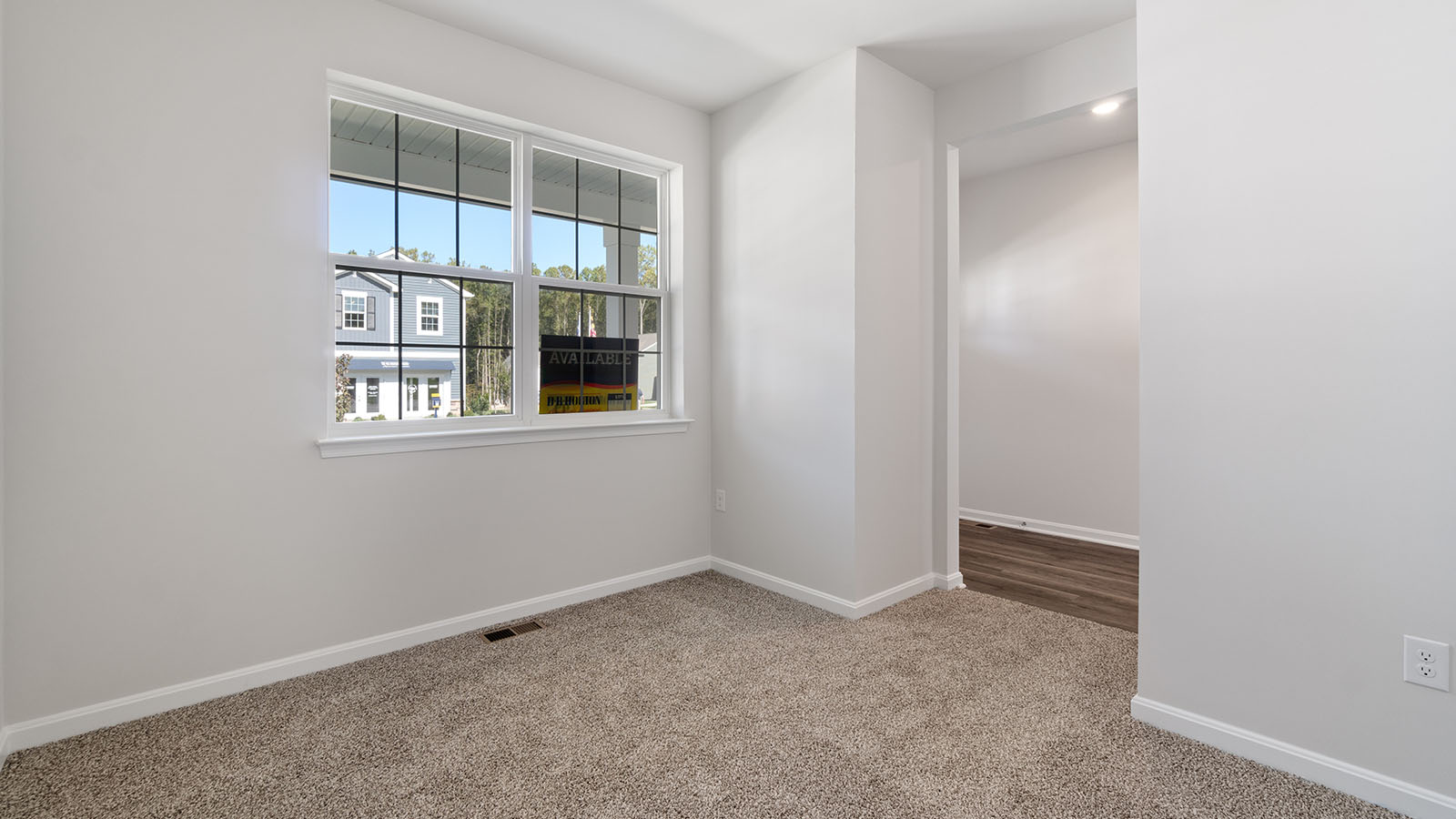 entry to front flex room