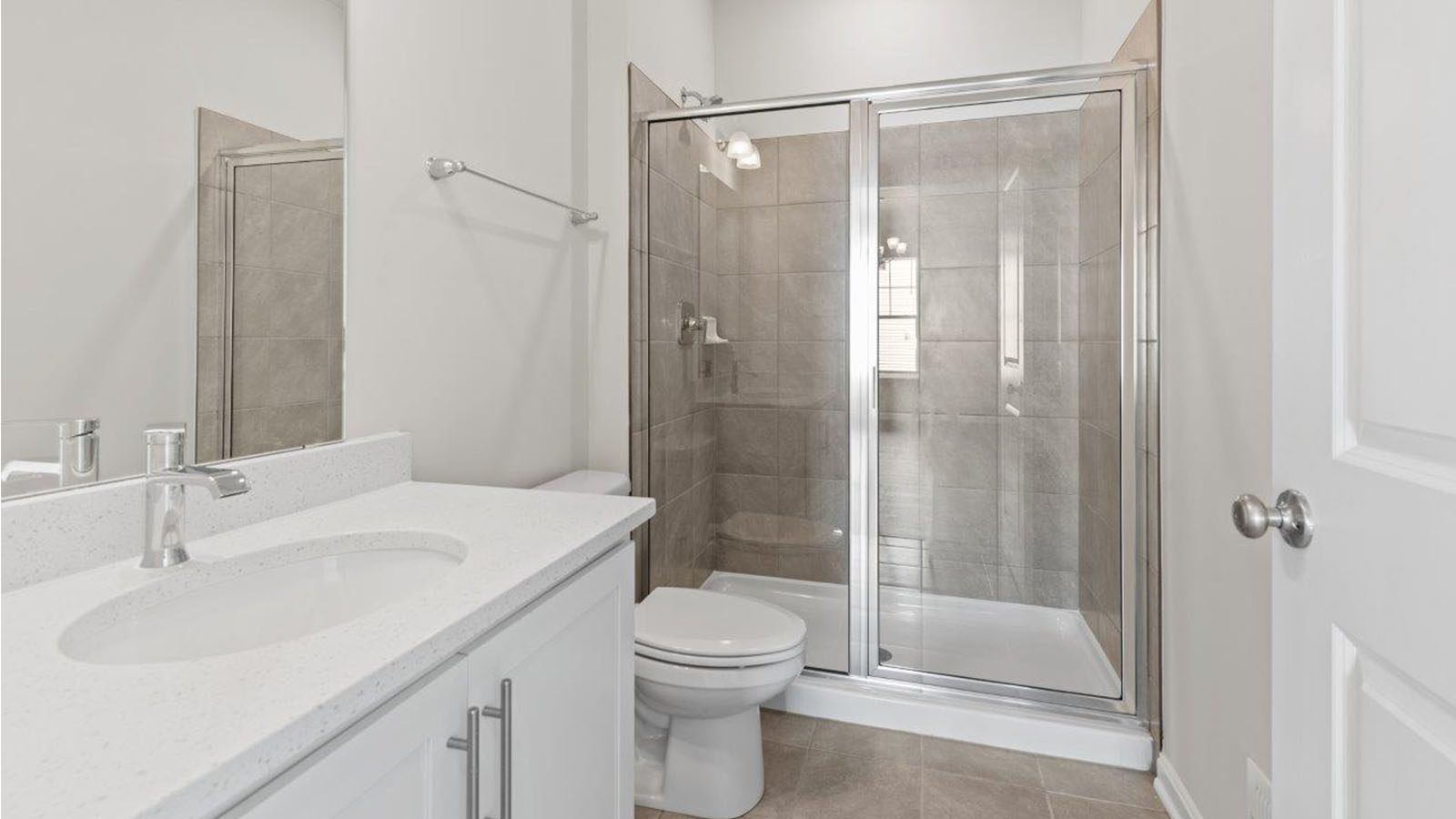 secondary full bath