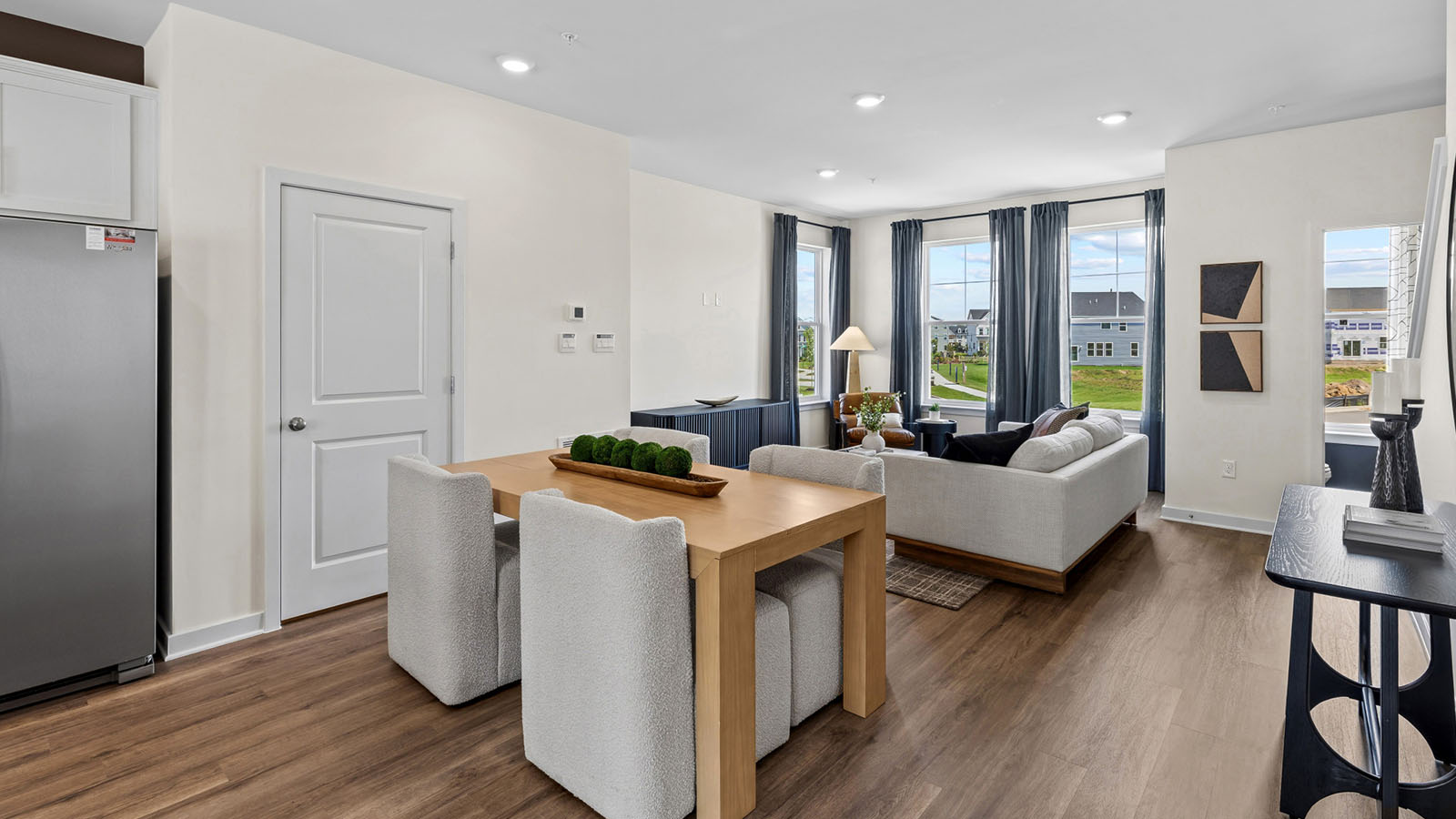 kitchen dining table