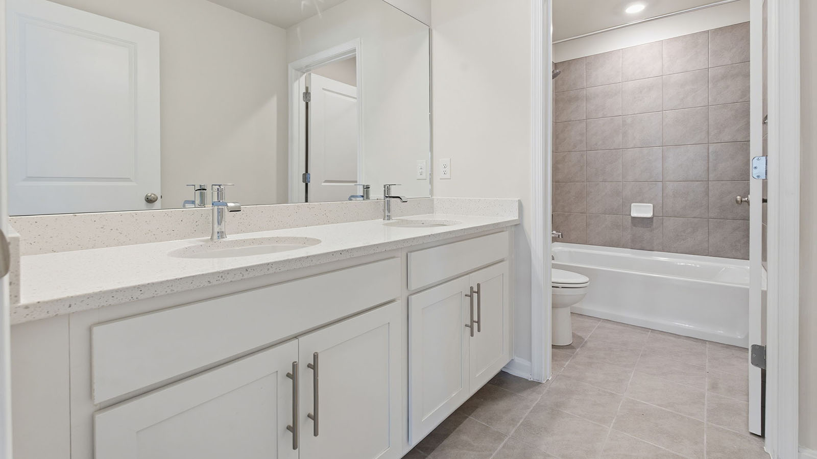 secondary full bath