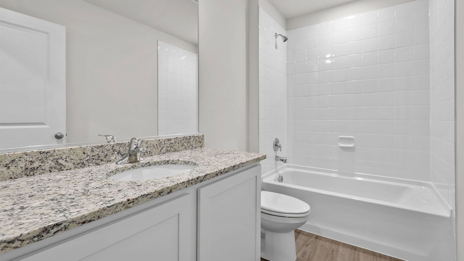 secondary full bathroom