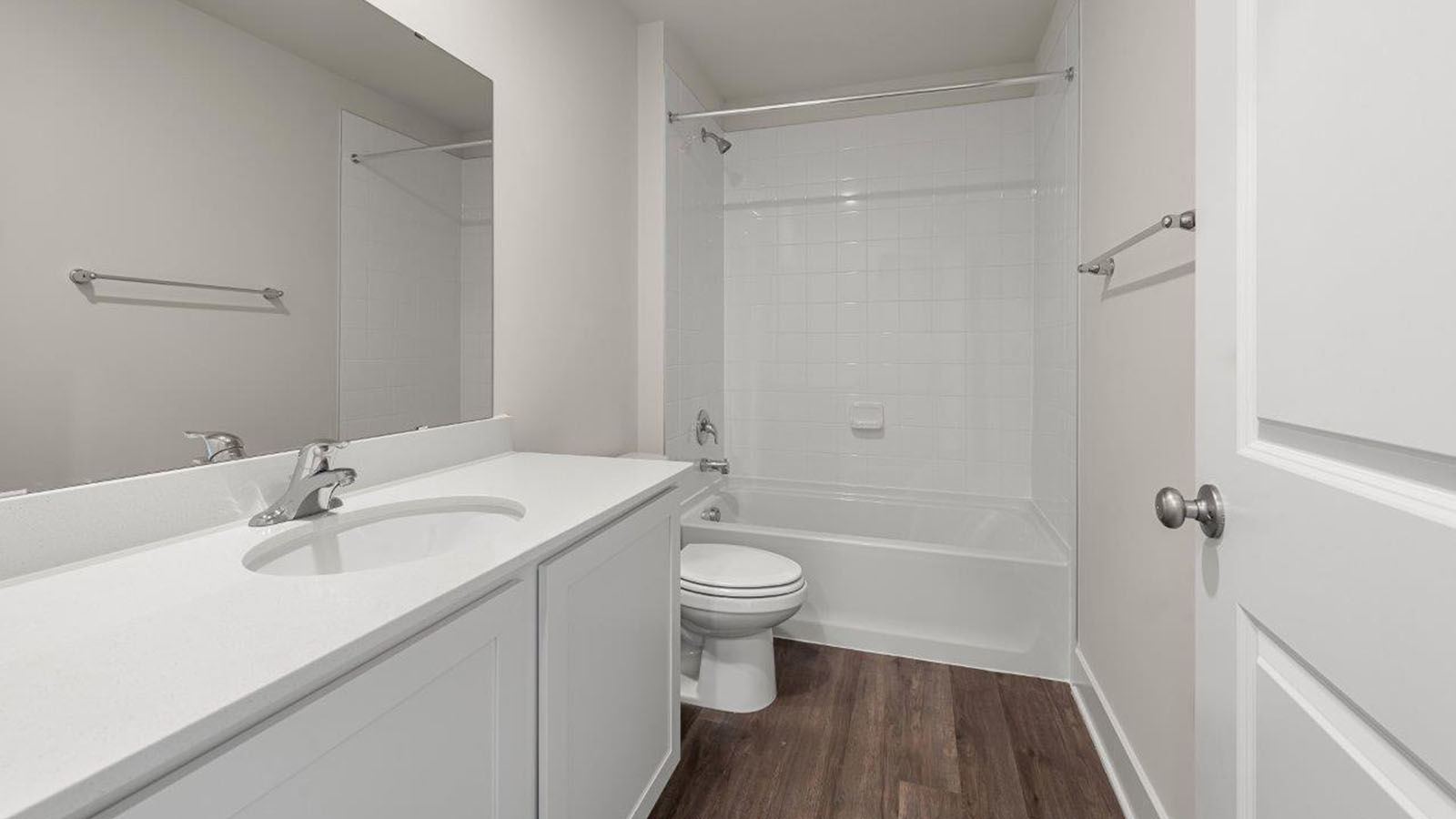 secondary full bath