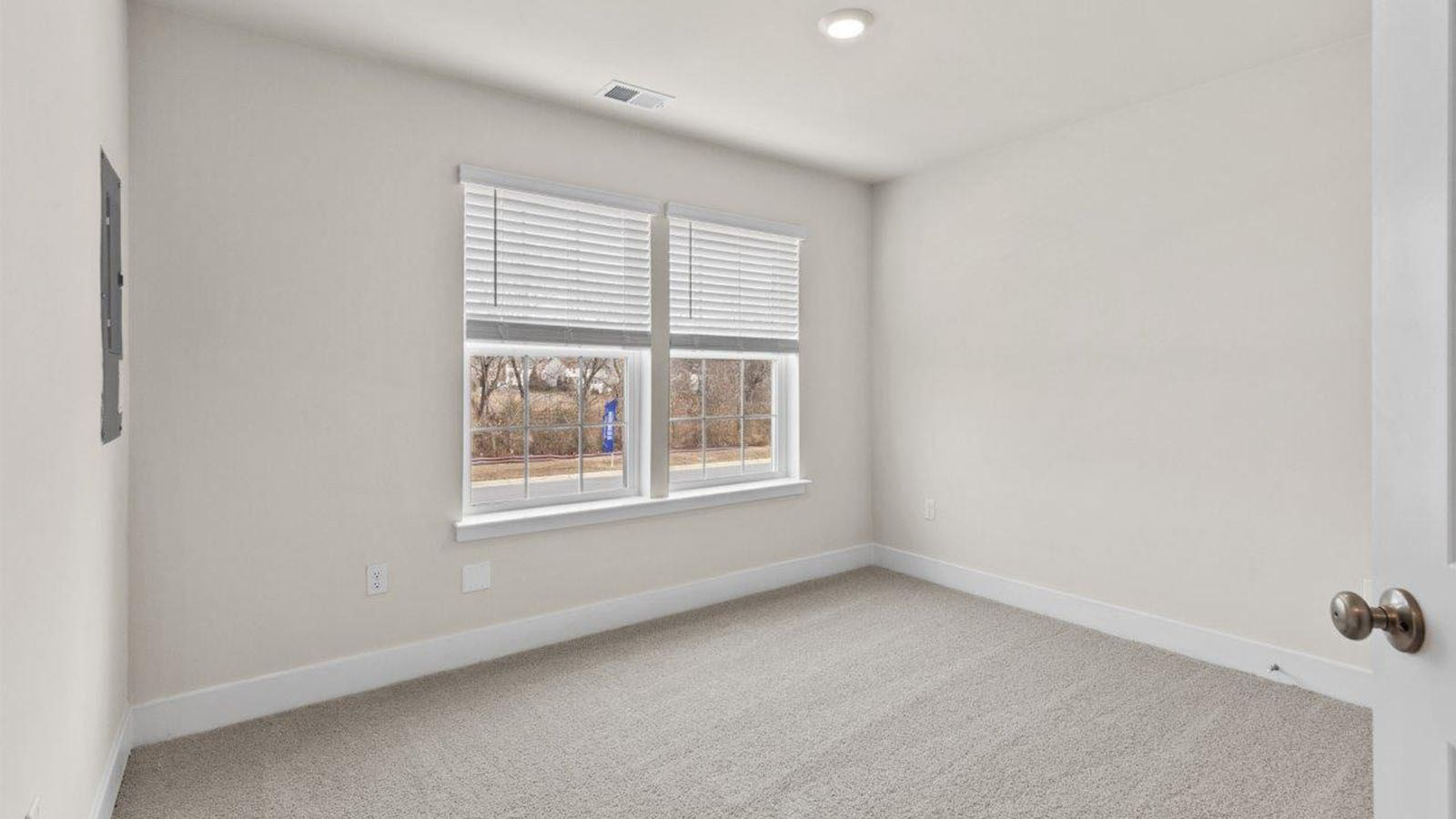 lower level den