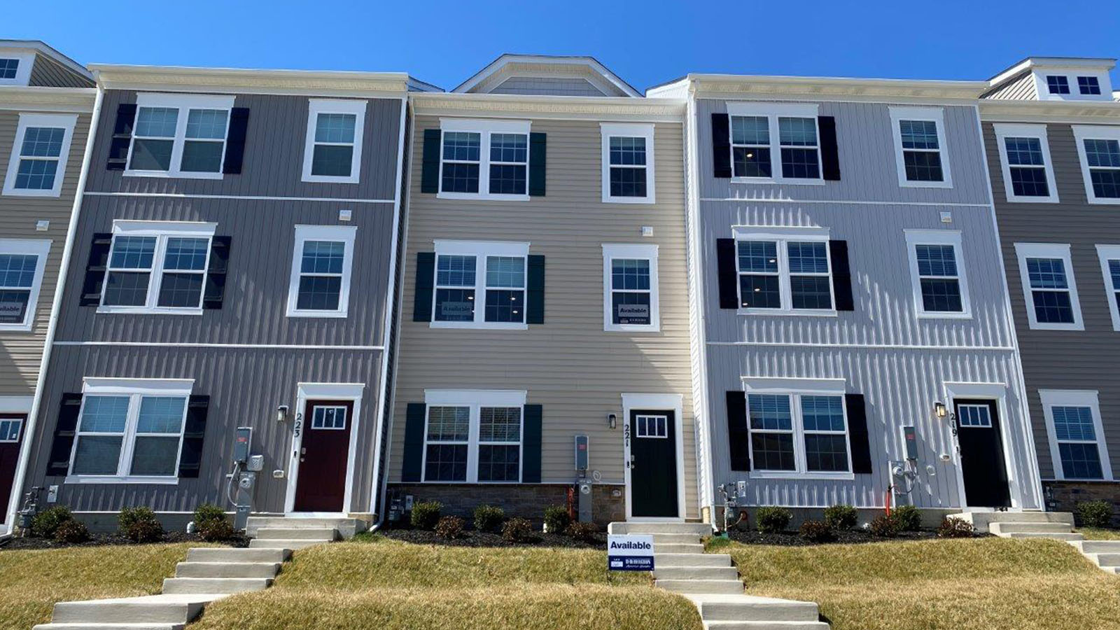 374 Hackley Drive exterior